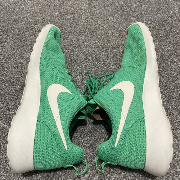 Nike Roshe Run Gamma Green 2017 size 11 - Picture 3 of 8